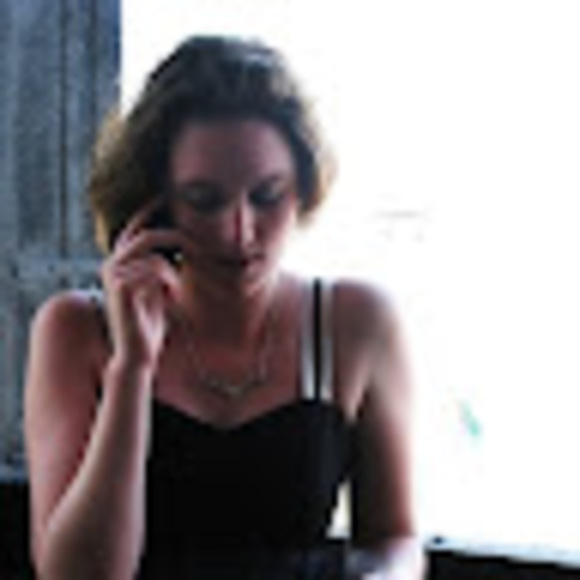 Meet your Posher, Nicole - Picture 1 of 1